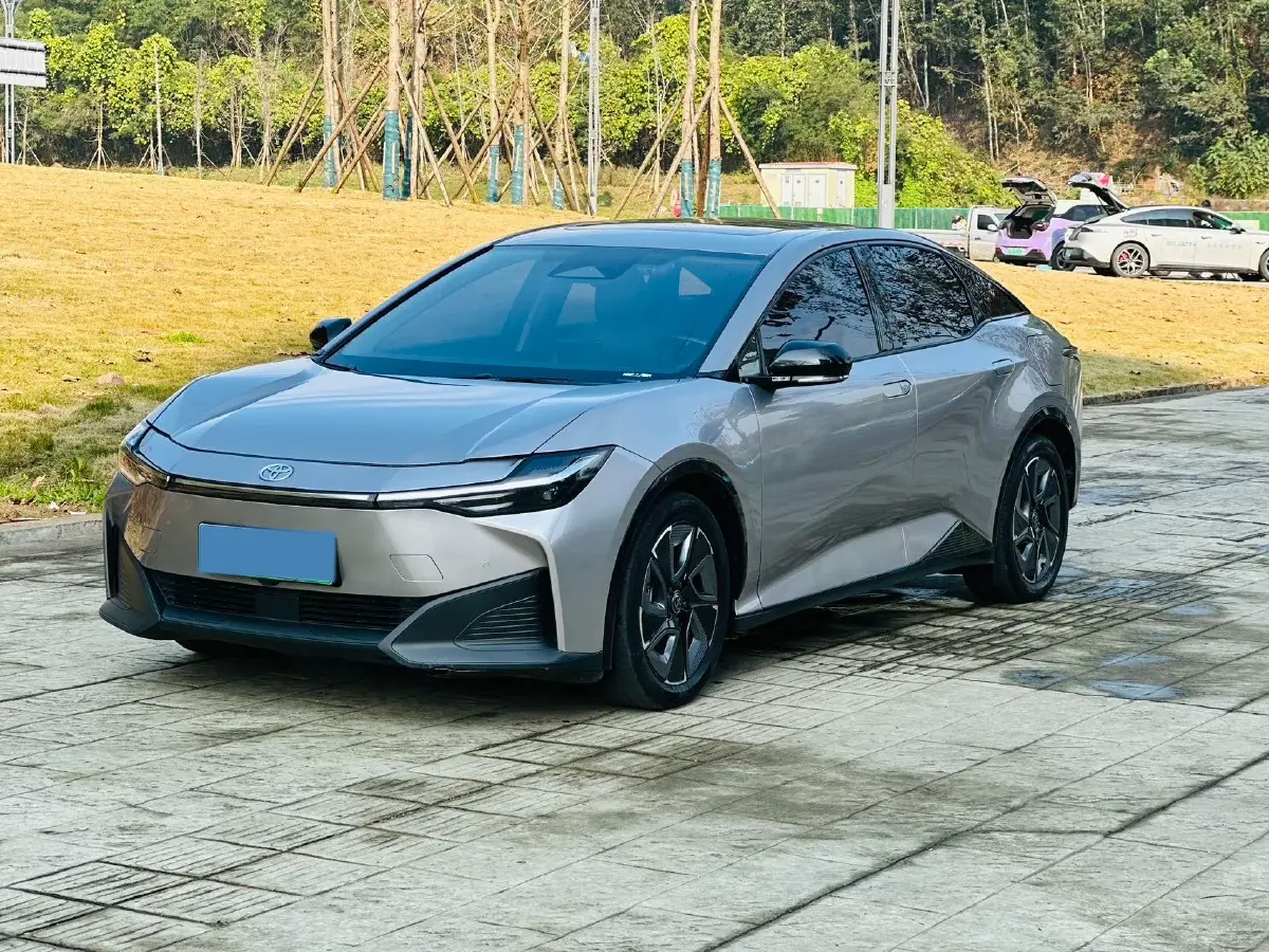 2024 Toyota bZ3 BEV 49.92KWH