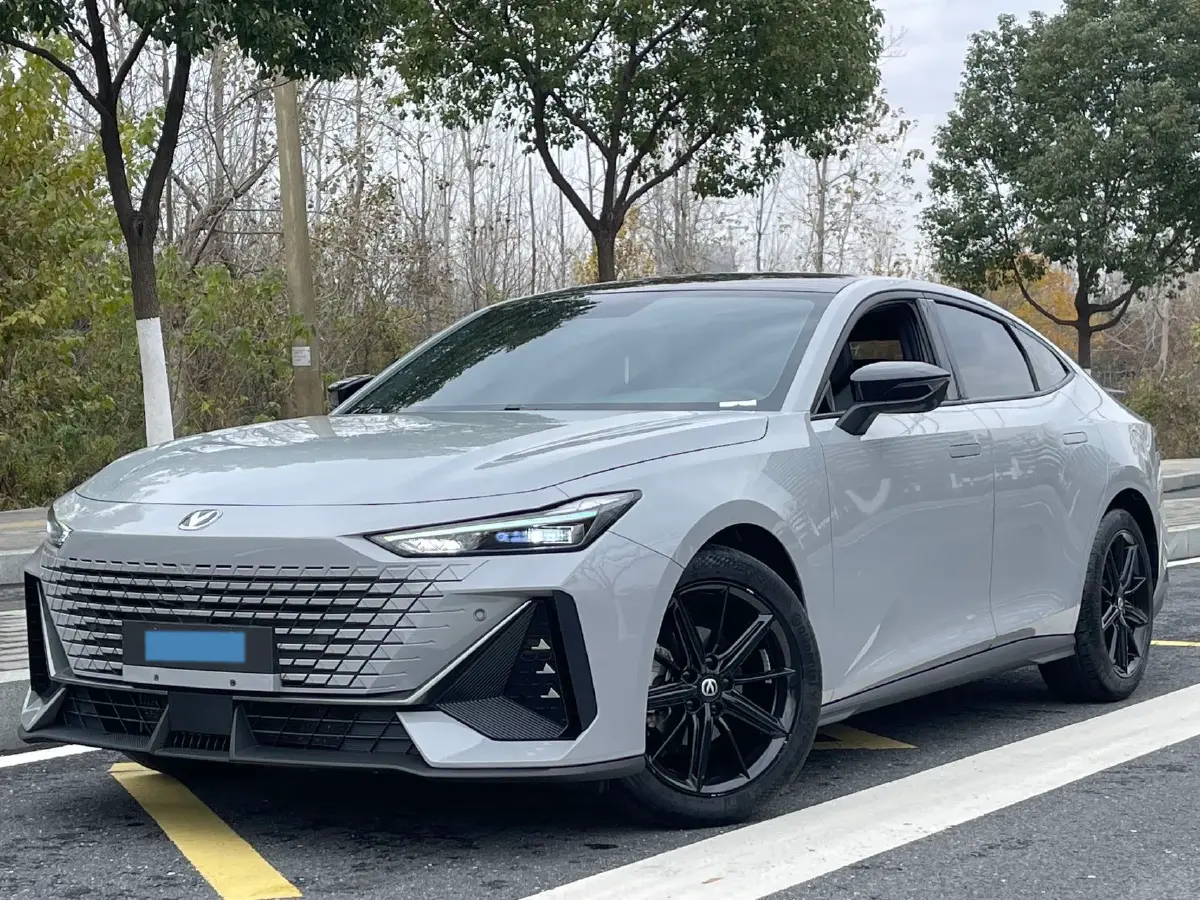 2022 ChangAn UNI-V 1.5T 188HP L4 7DCT