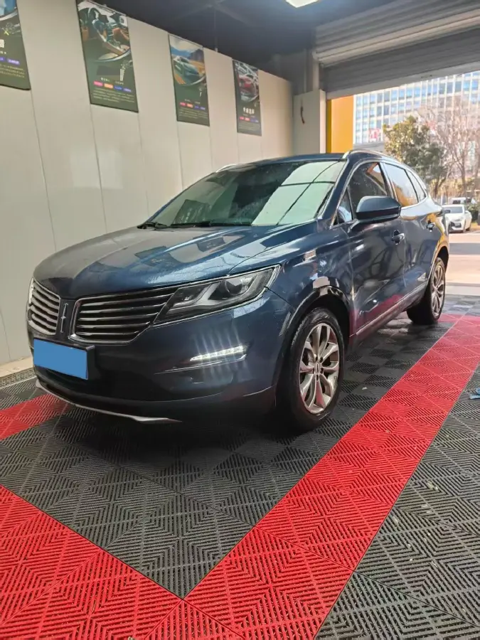 2018 Lincoln MKC 2.0T 253HP L4 6AT