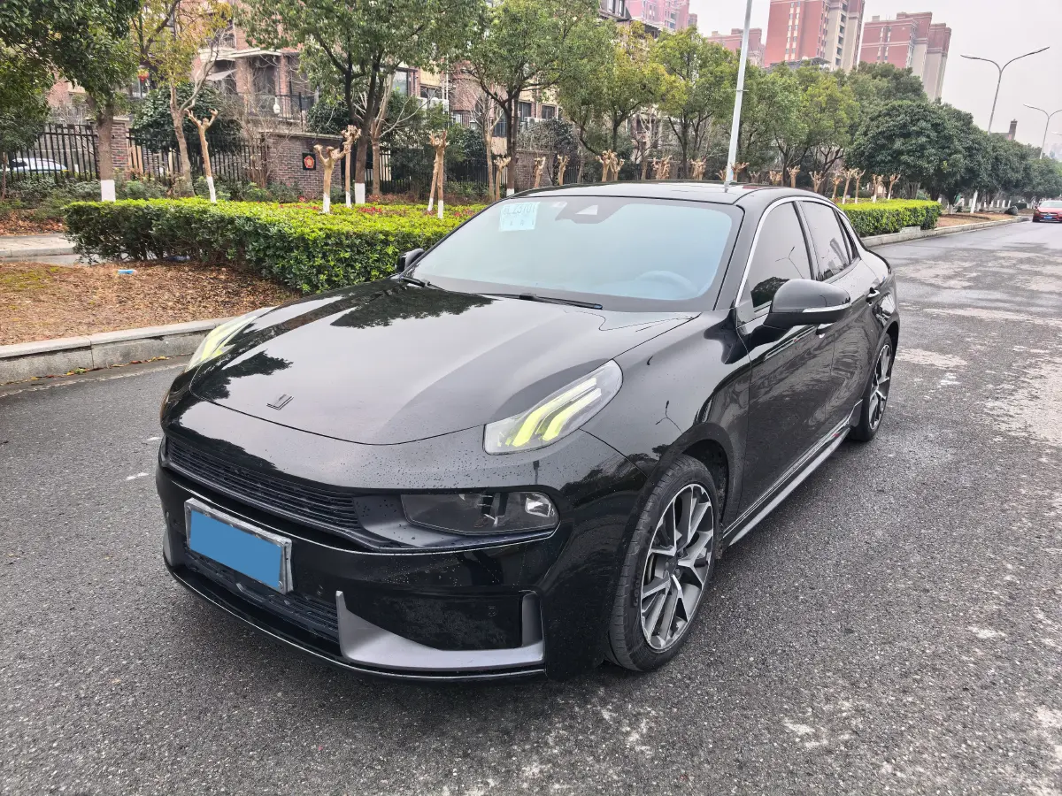 2019 LYNK&CO 03 2.0T 190HP L4 6AT