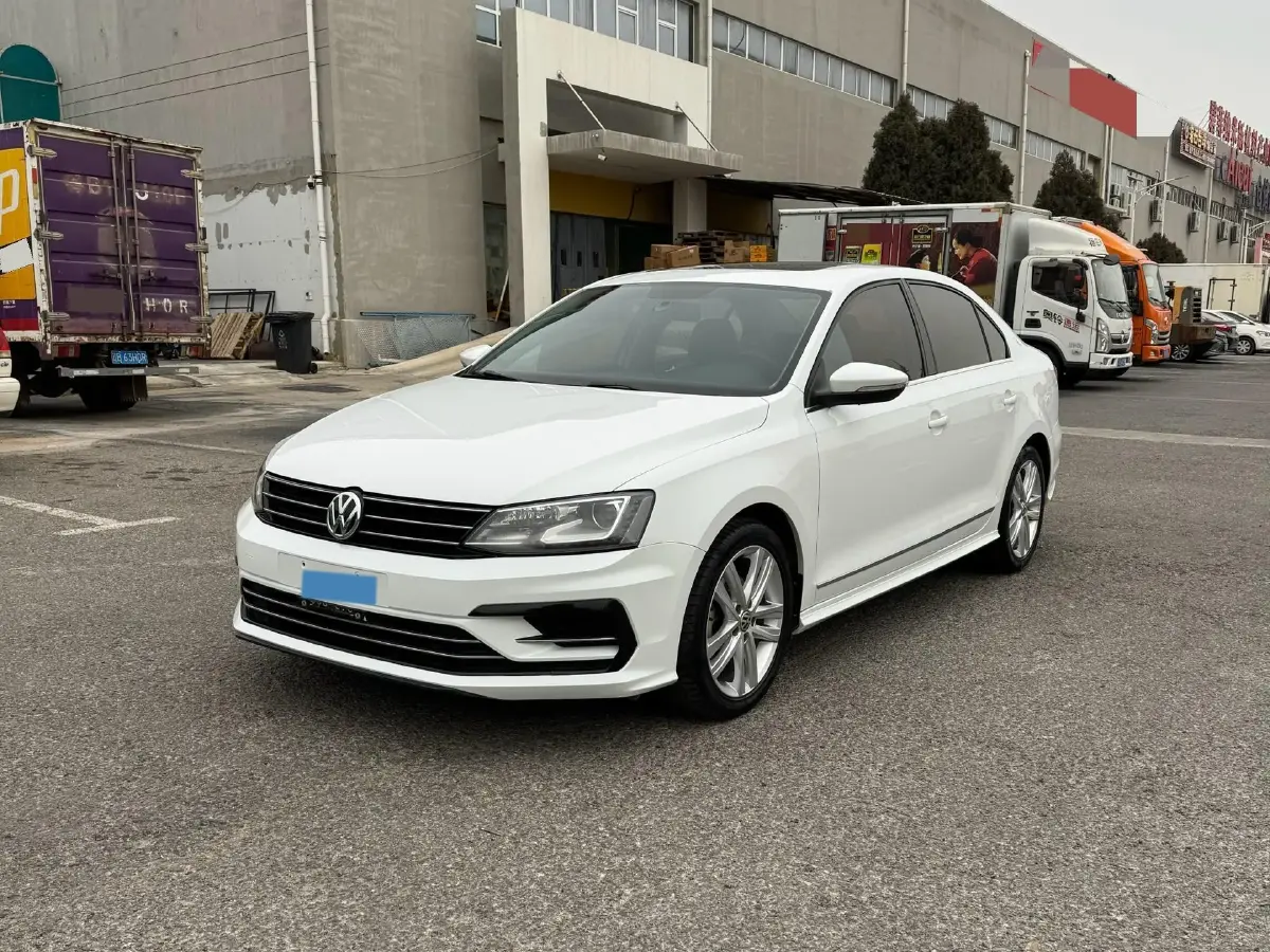 2018 Volkswagen Sagitar 1.4T 150HP L4 7DCT