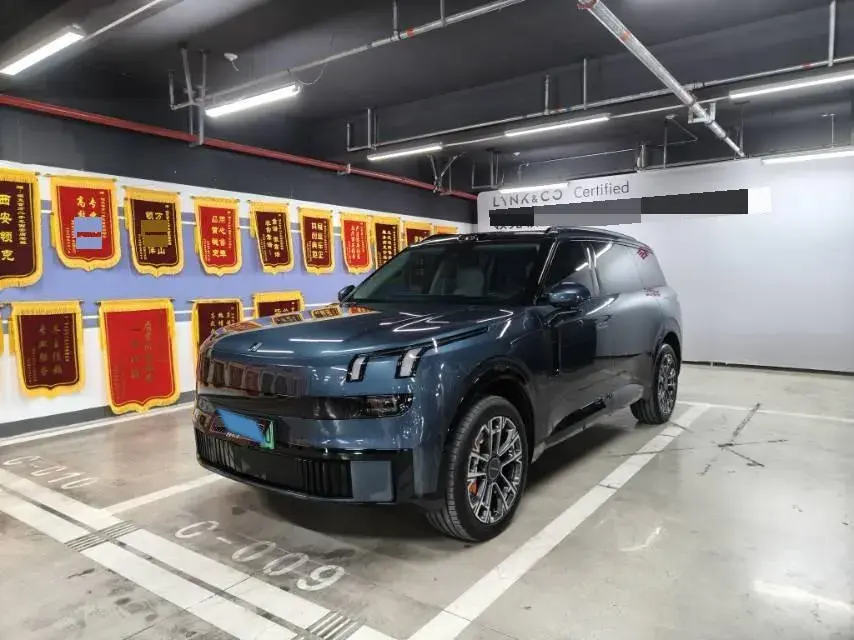 2025 LYNK&CO 900 2.0T 254HP L4 3DHT PHEV