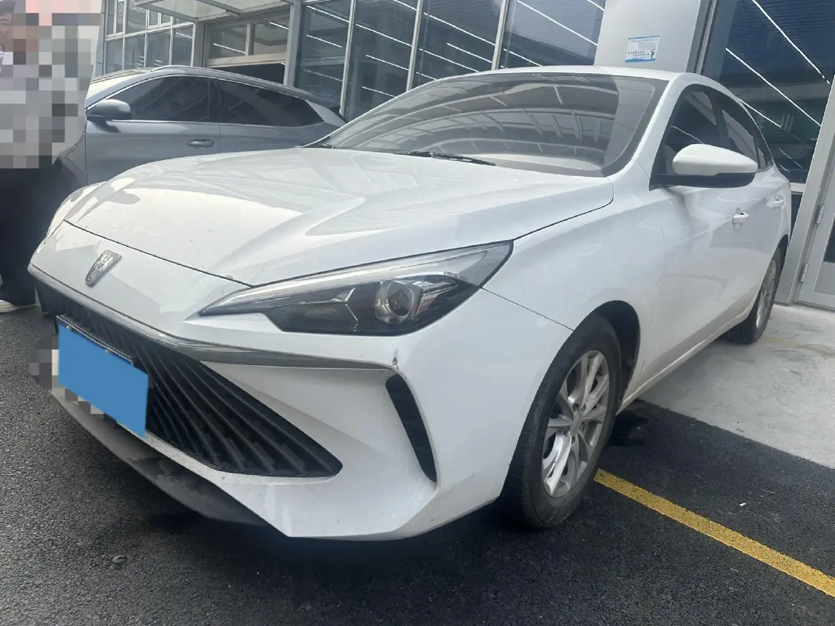 2023 Roewe i5 1.5L 129HP L4 CVT