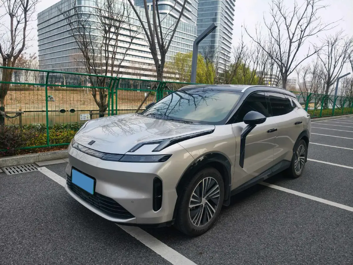 2025 LYNK&CO 08 EM-P 1.5T 163HP L4 3DHT PHEV 21.2KWH