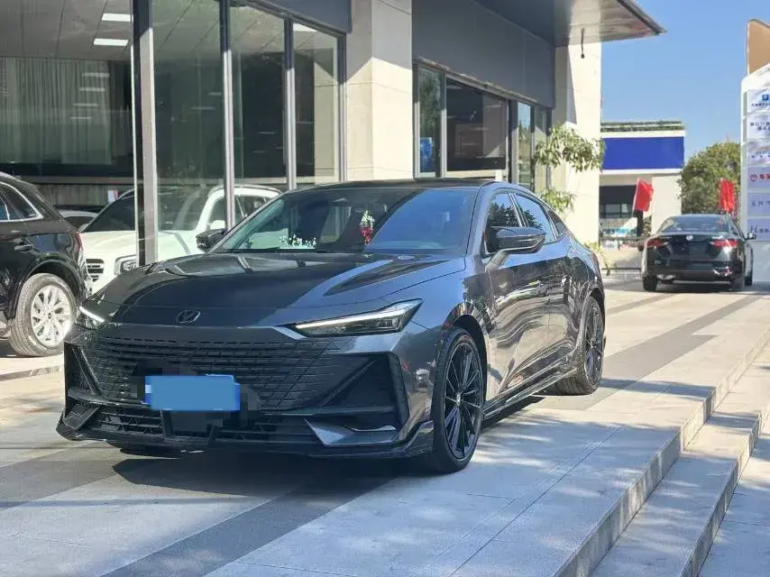 2023 ChangAn UNI-V 1.5T 188HP L4 7DCT