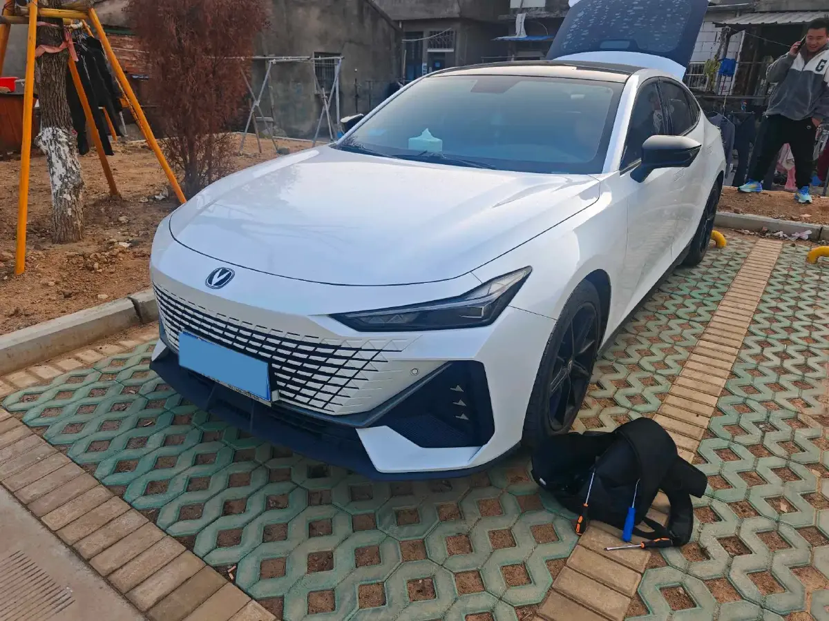 2022 ChangAn UNI-V 1.5T 188HP L4 7DCT