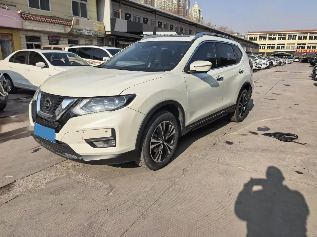 2021 Nissan X-Trail 2.5L 181HP L4 CVT