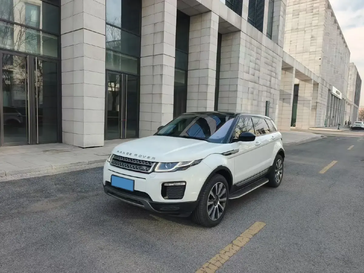 2018 Land Rover Range Rover Evoque 2.0T 241HP L4 9AT