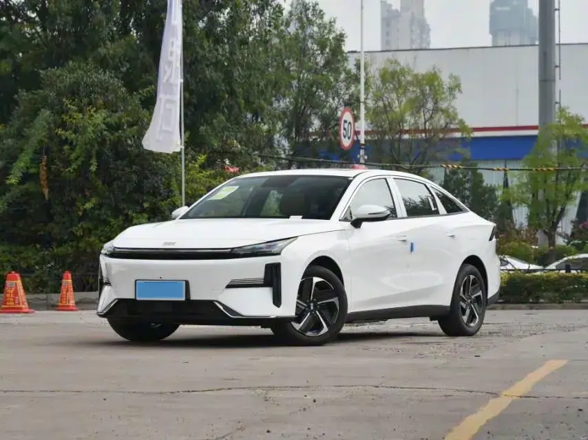 2023 Geely Galaxy L6 1.5T 163HP L4 3DHT PHEV
