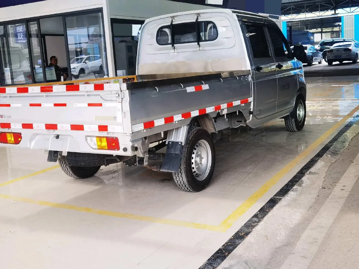 2021 NLM Motor QiTeng M70 1.5L 122HP L4 5MT,autocango,china used car exporter,china ev exporter,chinese used car exporter,chinese used ev exporter