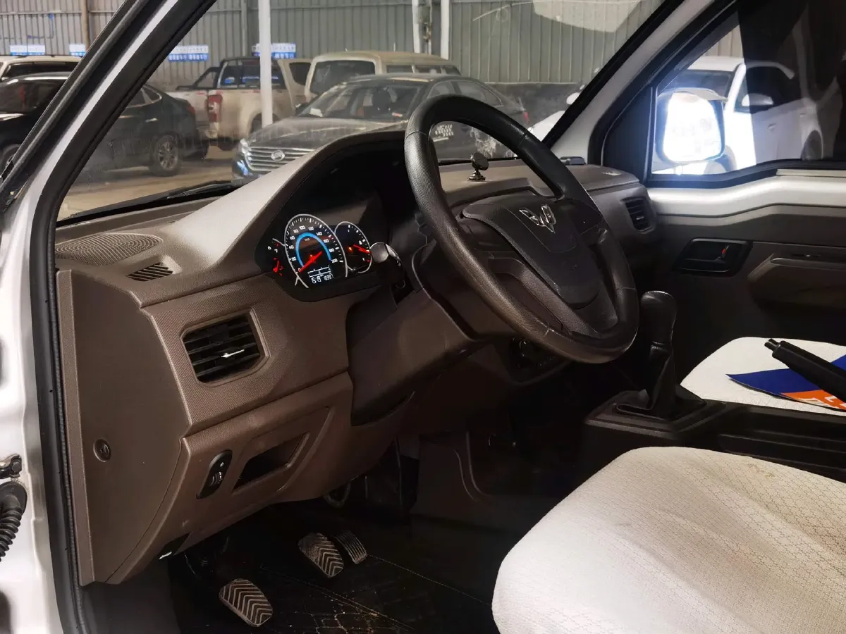 2021 NLM Motor QiTeng M70 1.5L 122HP L4 5MT,autocango,china used car exporter,china ev exporter,chinese used car exporter,chinese used ev exporter