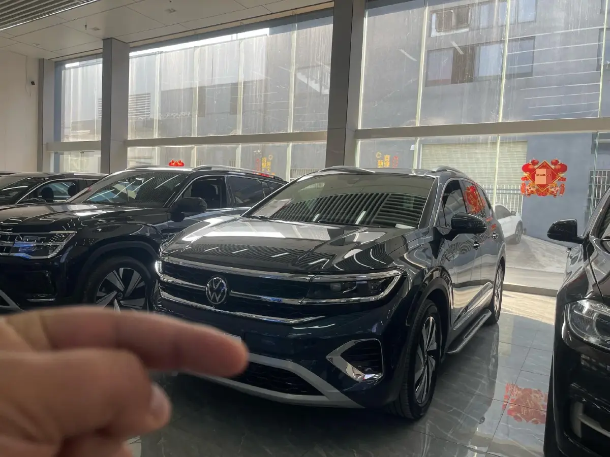 2021 Volkswagen Talagon 2.0T 220HP L4 7DCT