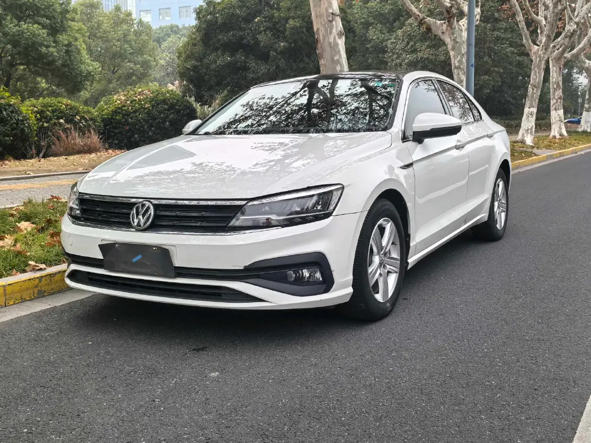 2019 Volkswagen T-Cross 1.4T 150HP L4 7DCT