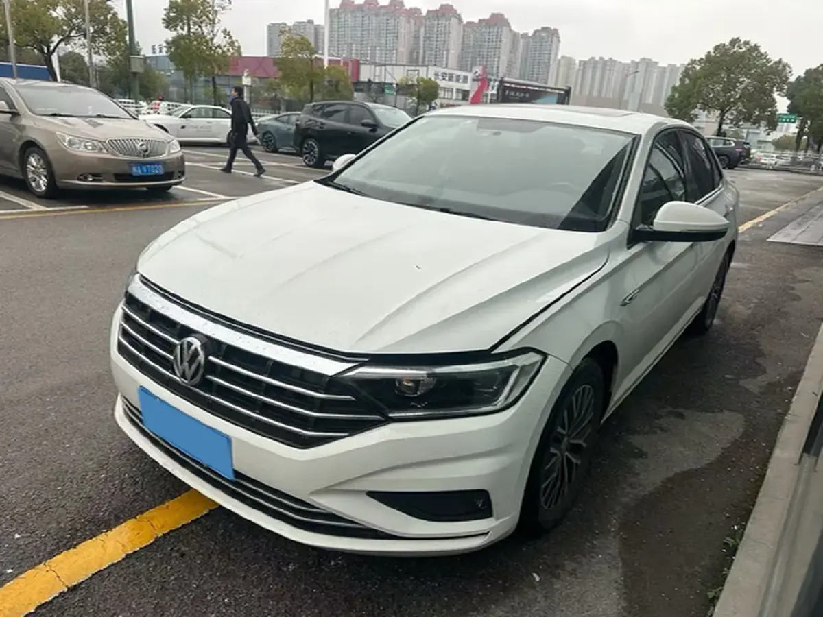 2021 Volkswagen Sagitar 1.2T 116HP L4 7DCT