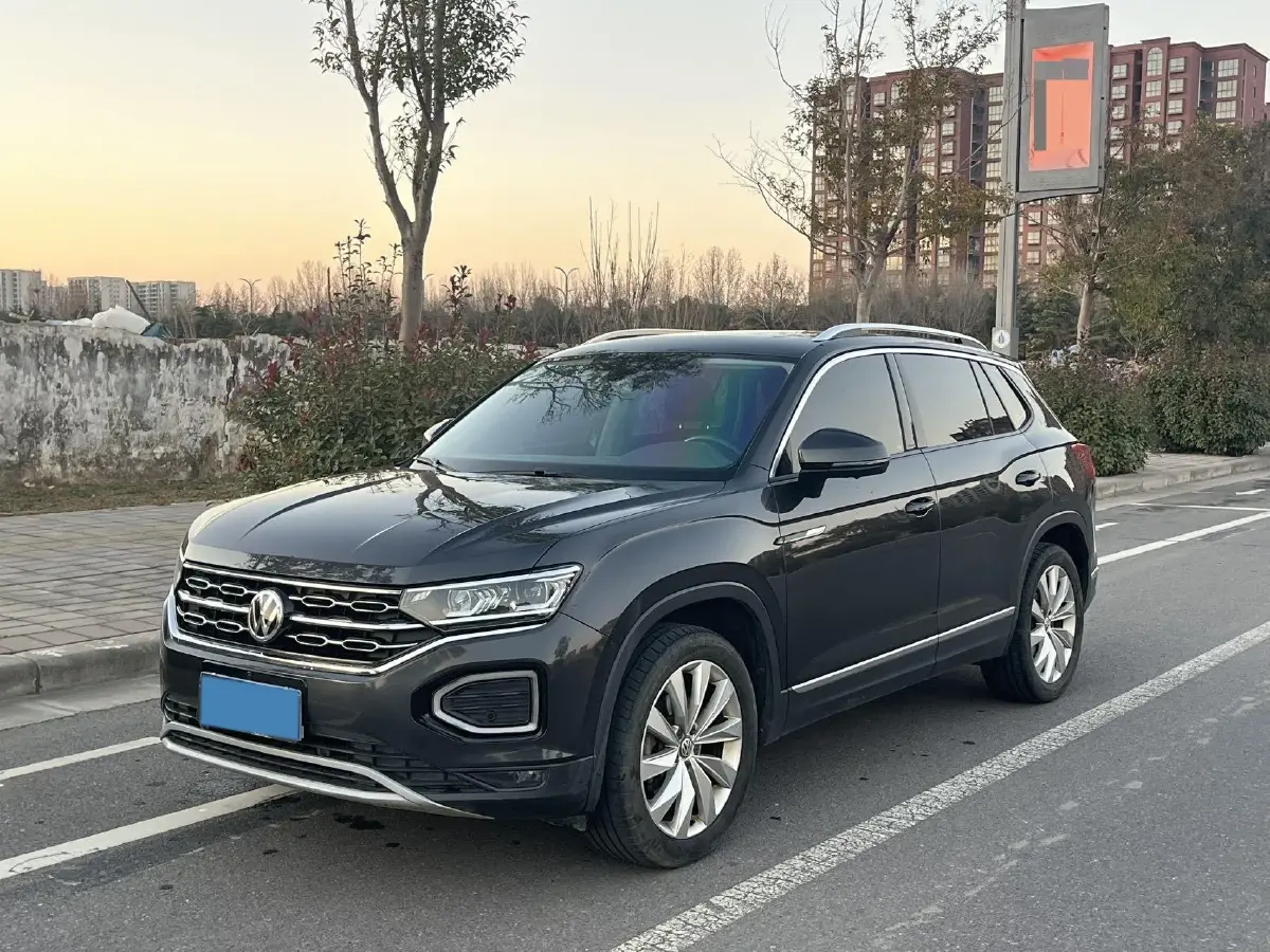 2021 Volkswagen Tayron 2.0T 220HP L4 7DCT