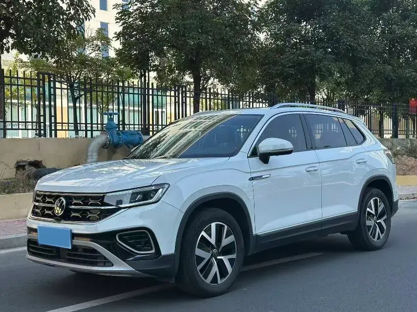 2023 Volkswagen Tayron 2.0T 186HP L4 7DCT