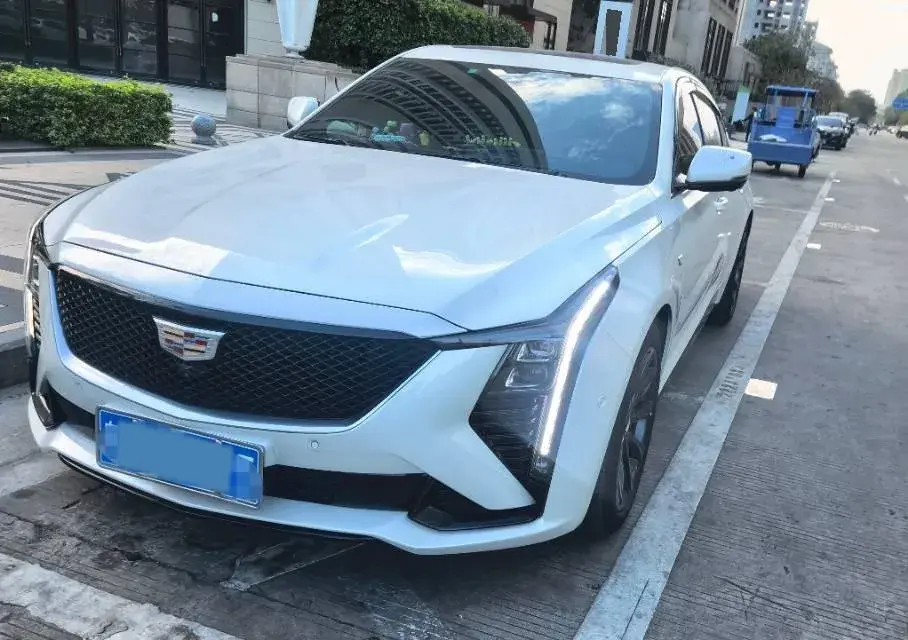 2024 Cadillac CT5 2.0T 237HP L4 10AT