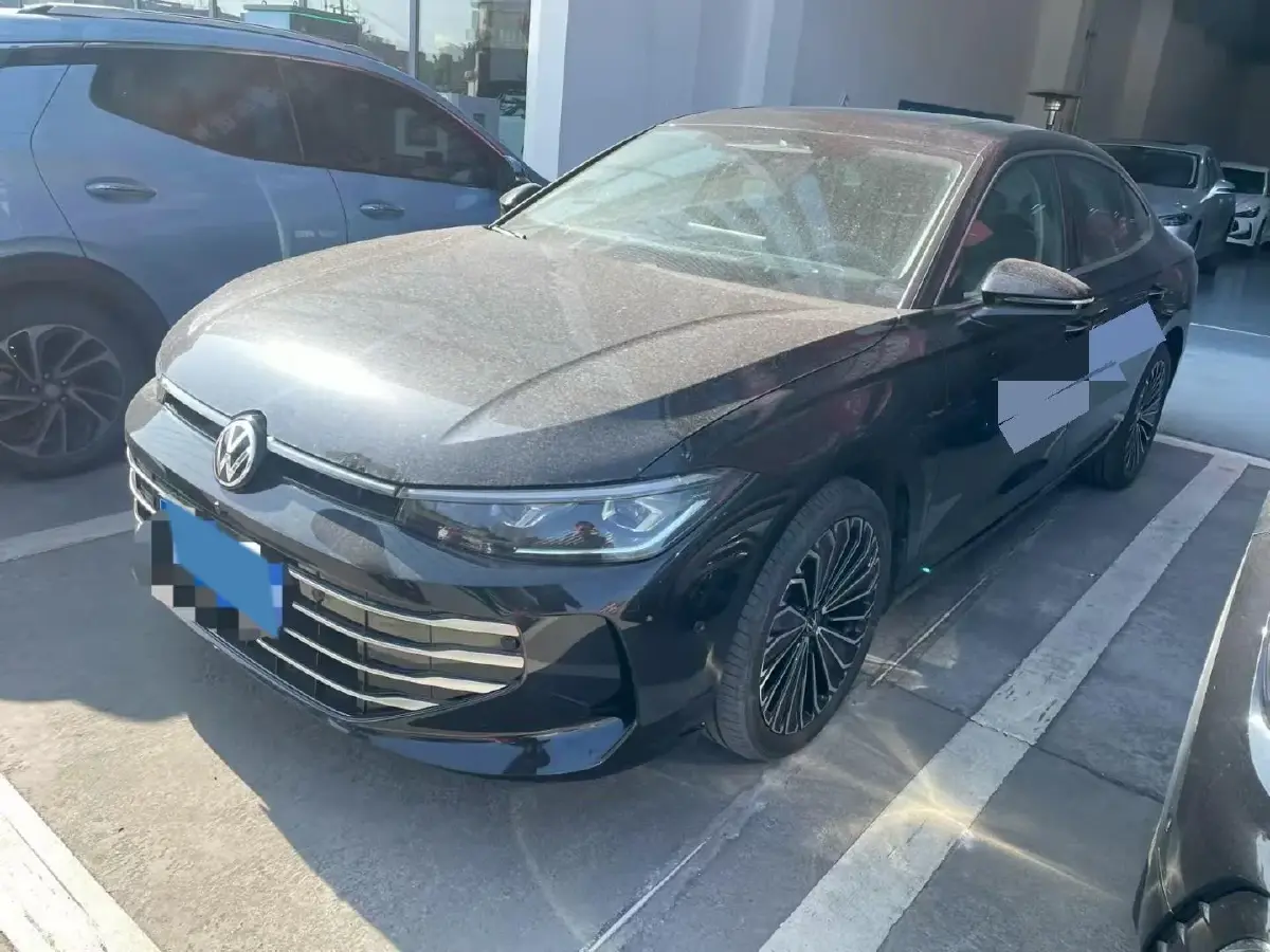 2025 Volkswagen Passat 2.0T 220HP L4 7DCT