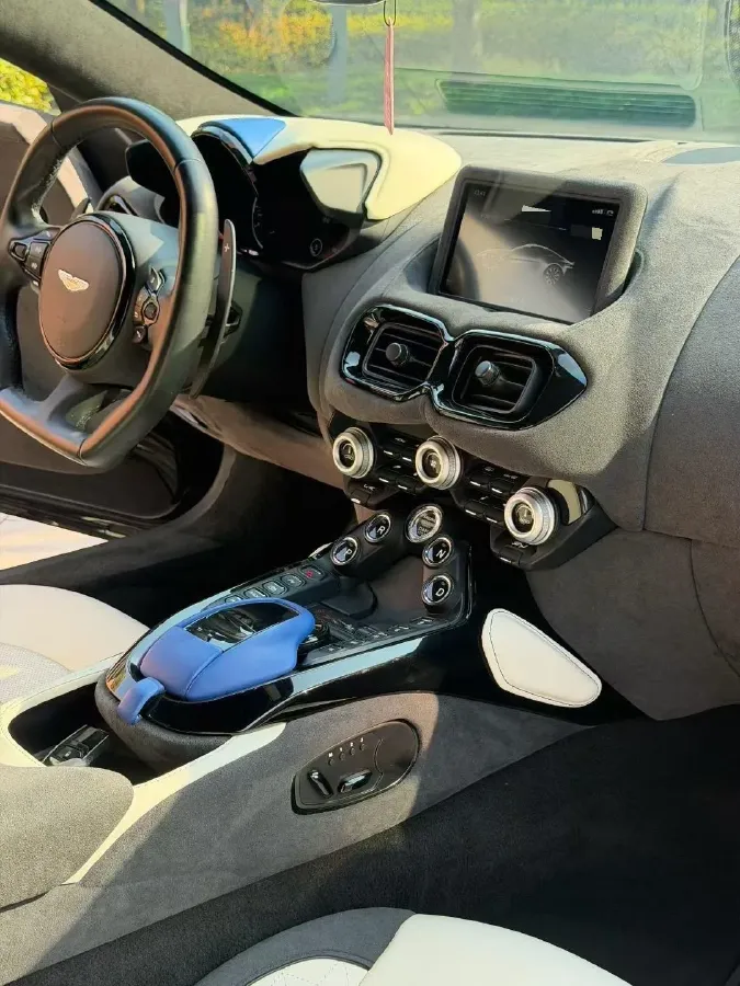 2018 Aston Martin V8 Vantage 4.0T 510HP V8 8AT,autocango,china used car exporter,china ev exporter,chinese used car exporter,chinese used ev exporter