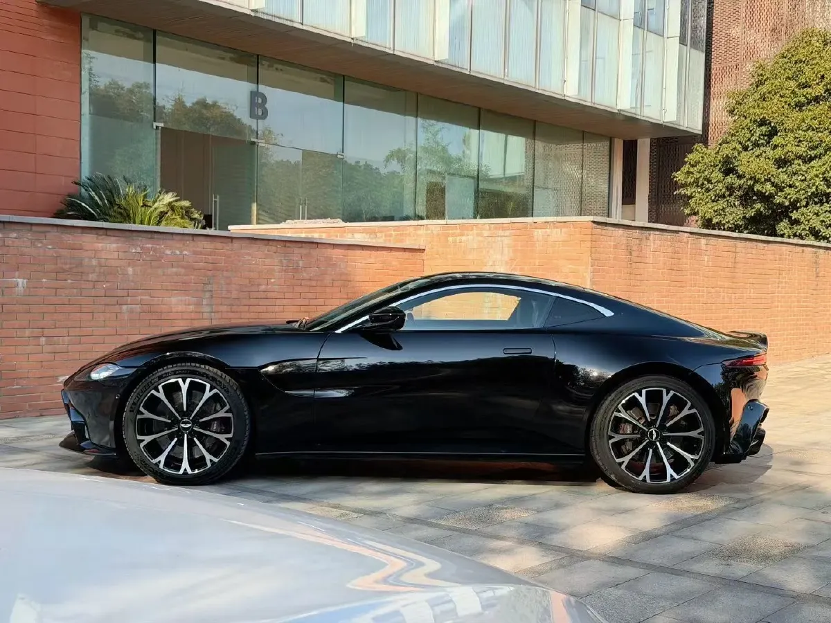 2018 Aston Martin V8 Vantage 4.0T 510HP V8 8AT,autocango,china used car exporter,china ev exporter,chinese used car exporter,chinese used ev exporter