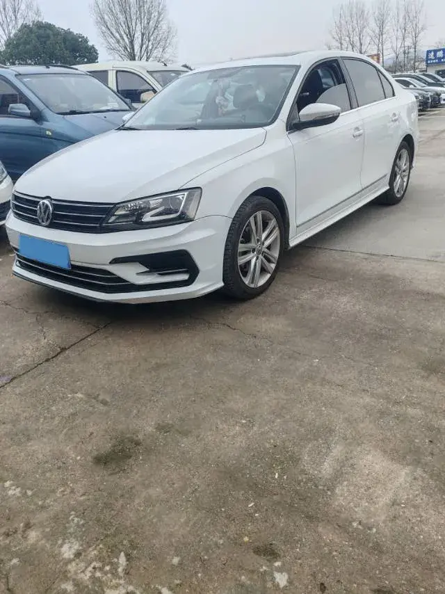 2018 Volkswagen Sagitar 1.4T 150HP L4 7DCT