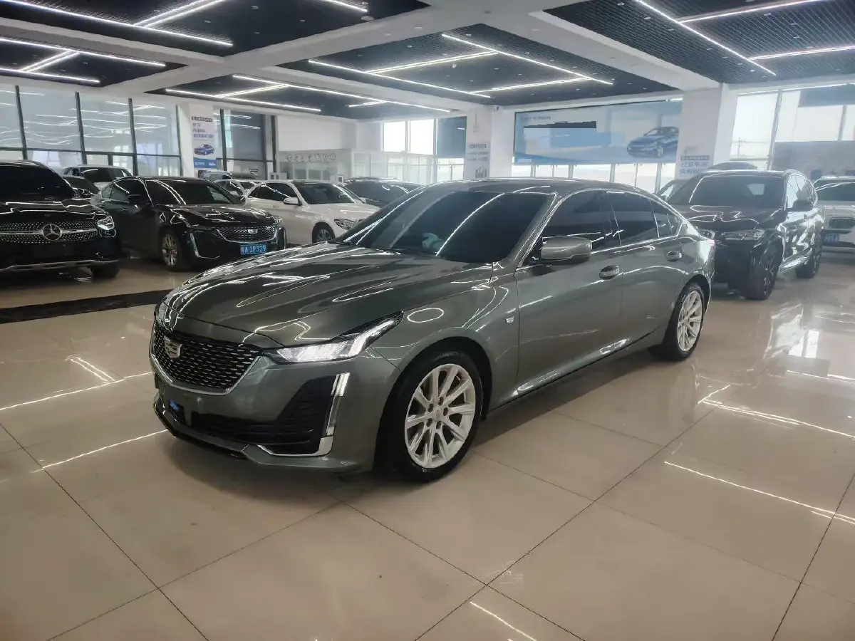 2022 Cadillac CT5 2.0T 237HP L4 10AT