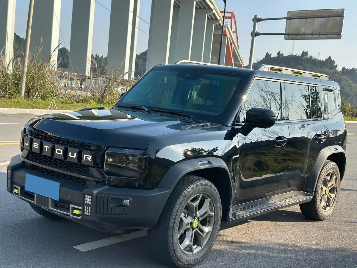 2023 Jetour Traveller 2.0T 254HP L4 8AT