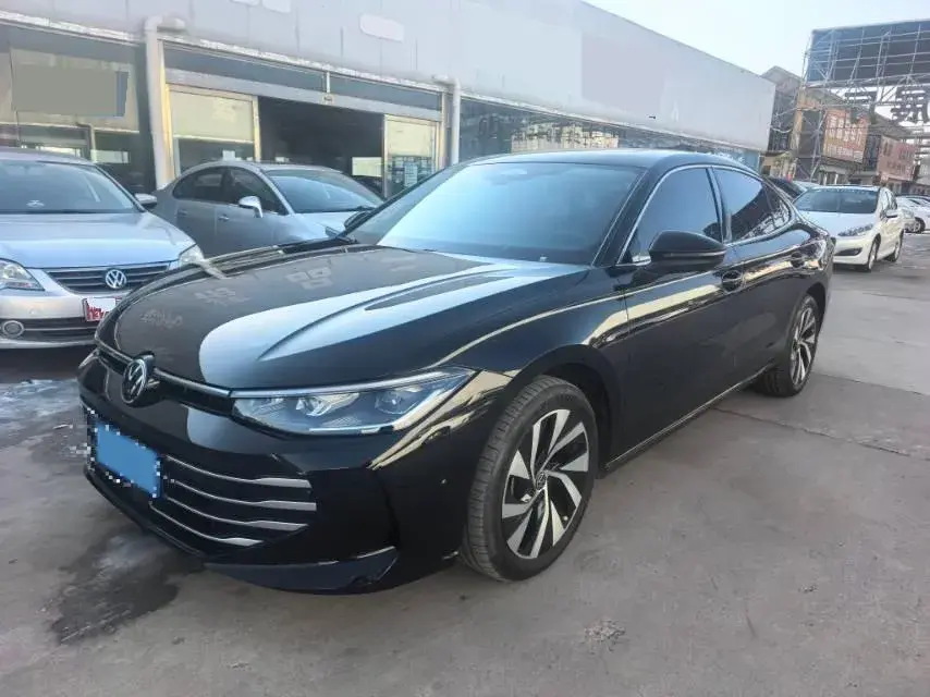 2025 Volkswagen Passat 2.0T 220HP L4 7DCT