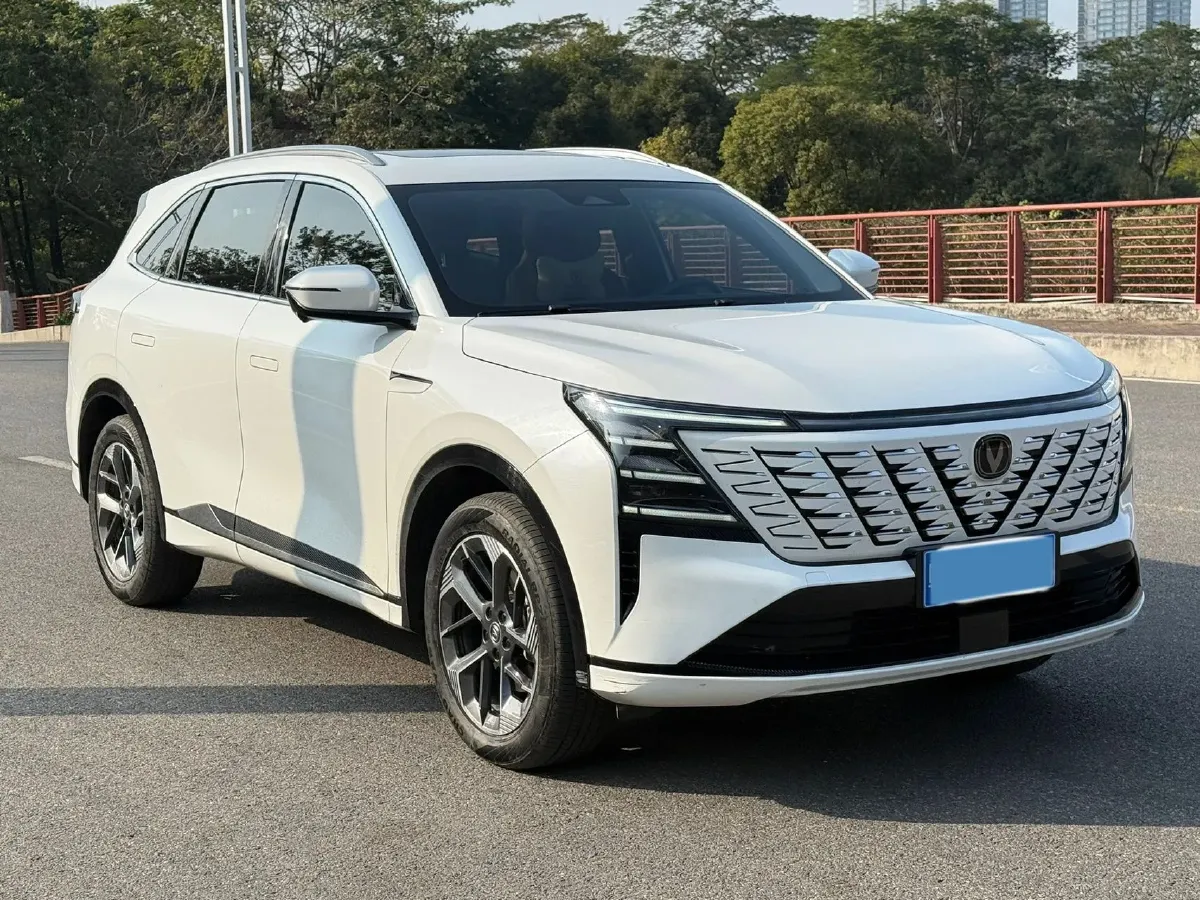 2025 ChangAn CS75 Plus 1.5T 192HP L4 8AT,autocango,china used car exporter,china ev exporter,chinese used car exporter,chinese used ev exporter