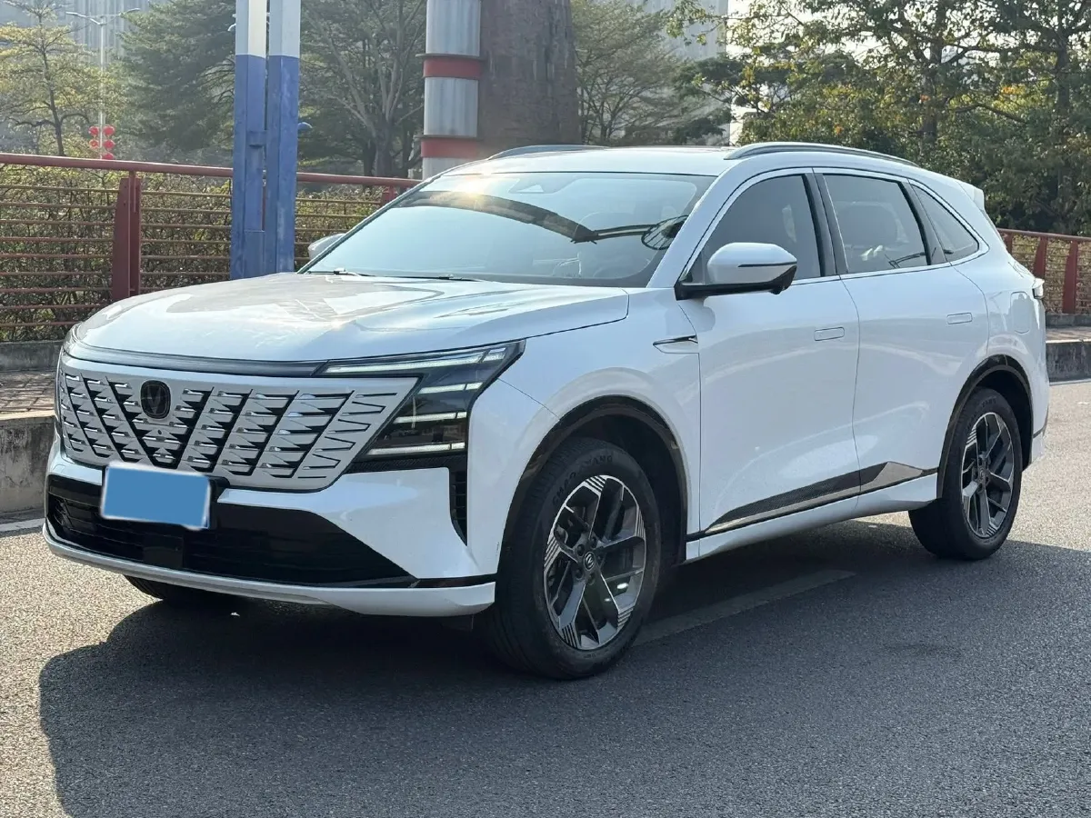 2025 ChangAn CS75 Plus 1.5T 192HP L4 8AT,autocango,china used car exporter,china ev exporter,chinese used car exporter,chinese used ev exporter