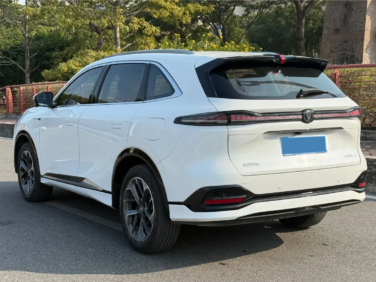 2025 ChangAn CS75 Plus 1.5T 192HP L4 8AT,autocango,china used car exporter,china ev exporter,chinese used car exporter,chinese used ev exporter