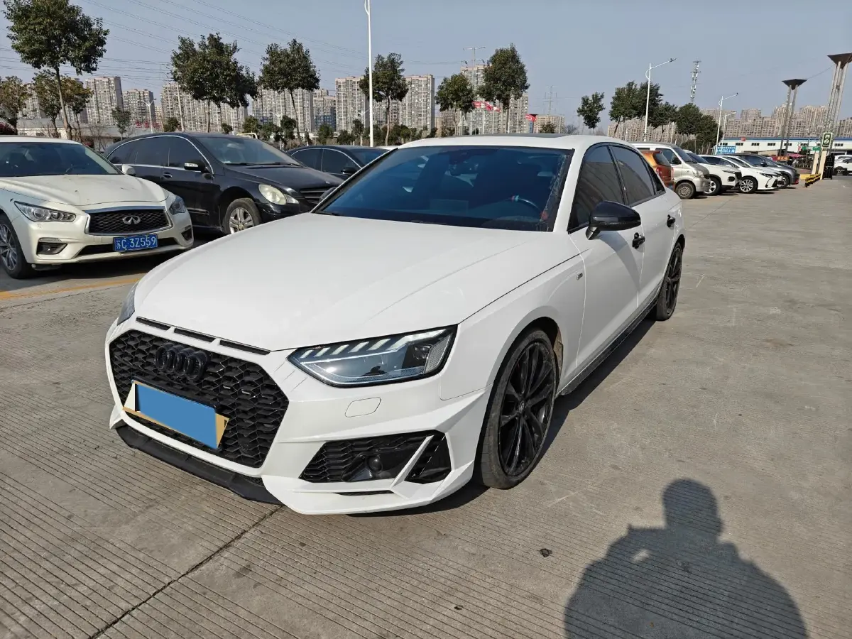 2023 Audi A4L 2.0T 190HP L4 7DCT