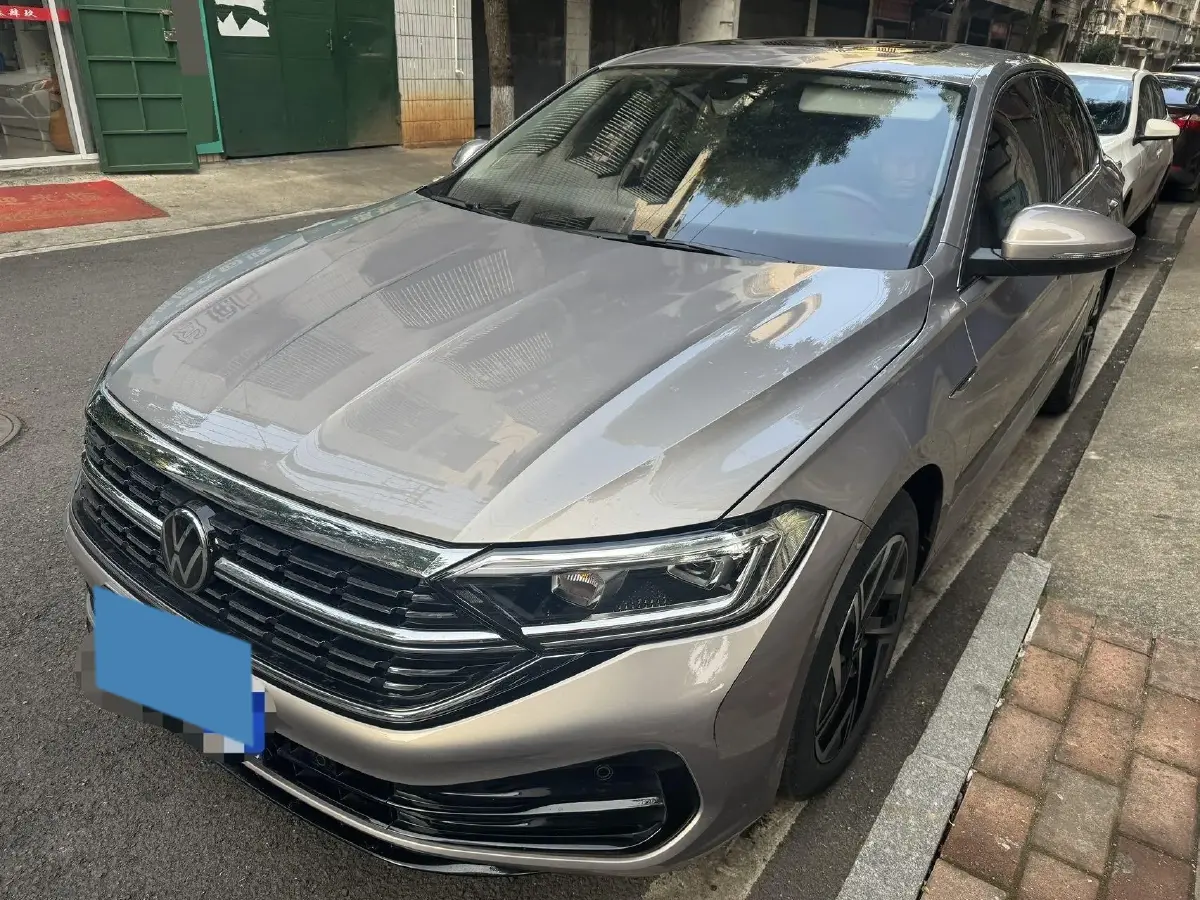 2023 Volkswagen Sagitar 1.2T 116HP L4 7DCT