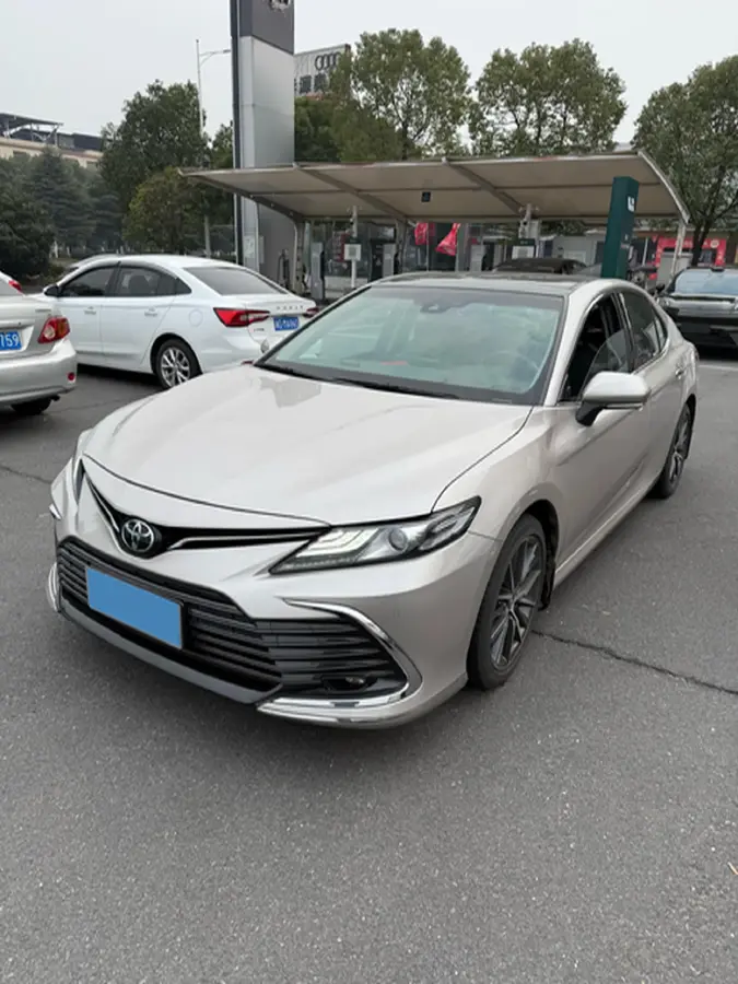 2021 Toyota Camry 2.5L 209HP L4 8AT