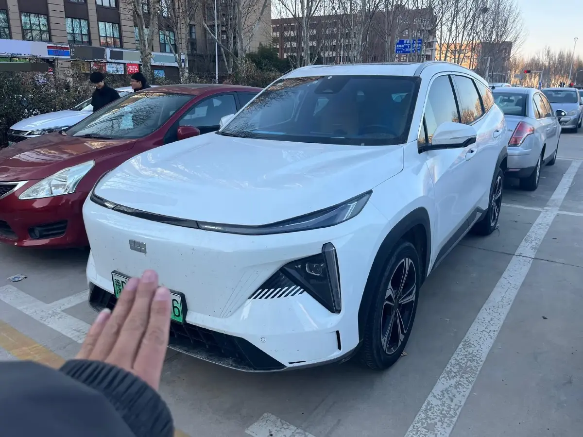 2024 Geely Galaxy L7 1.5T 163HP L4 3DHT PHEV 18.7KWH