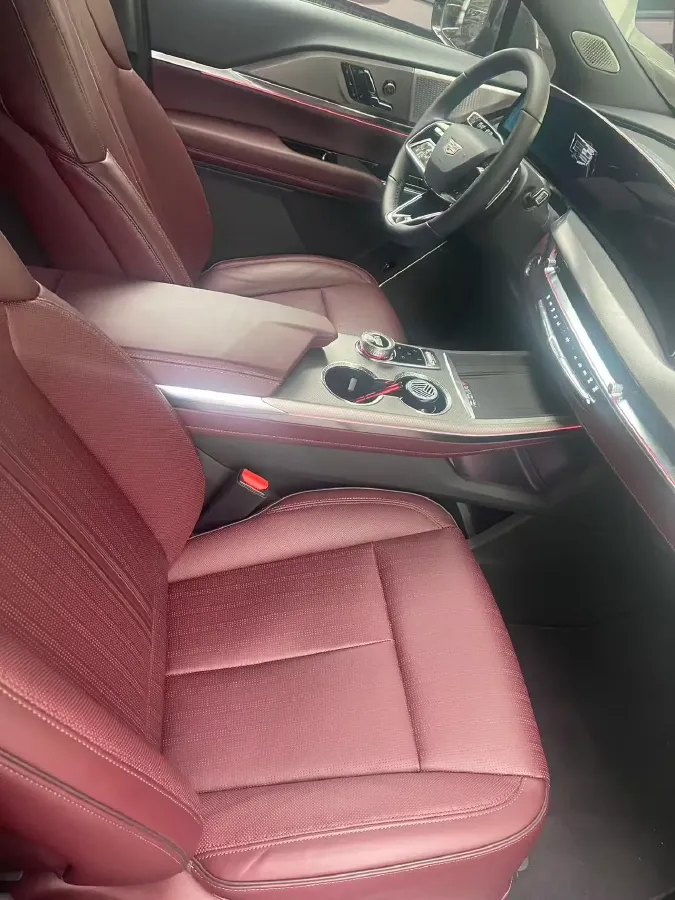 2025 Cadillac XT5 2.0T 237HP L4 9AT,autocango,china used car exporter,china ev exporter,chinese used car exporter,chinese used ev exporter