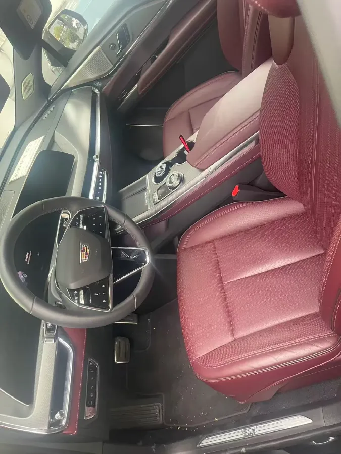 2025 Cadillac XT5 2.0T 237HP L4 9AT,autocango,china used car exporter,china ev exporter,chinese used car exporter,chinese used ev exporter