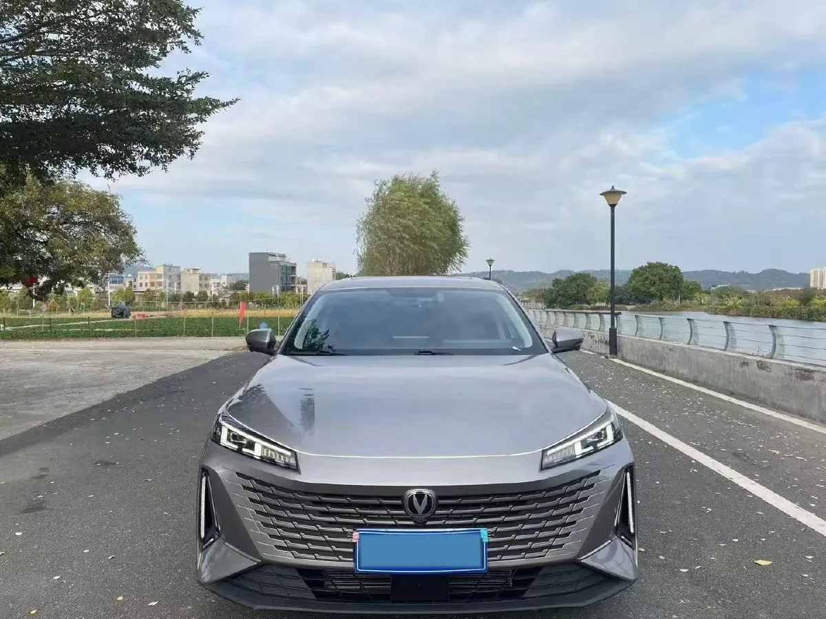 2023 ChangAn Lamore 1.5T 170HP L4 7DCT,autocango,china used car exporter,china ev exporter,chinese used car exporter,chinese used ev exporter