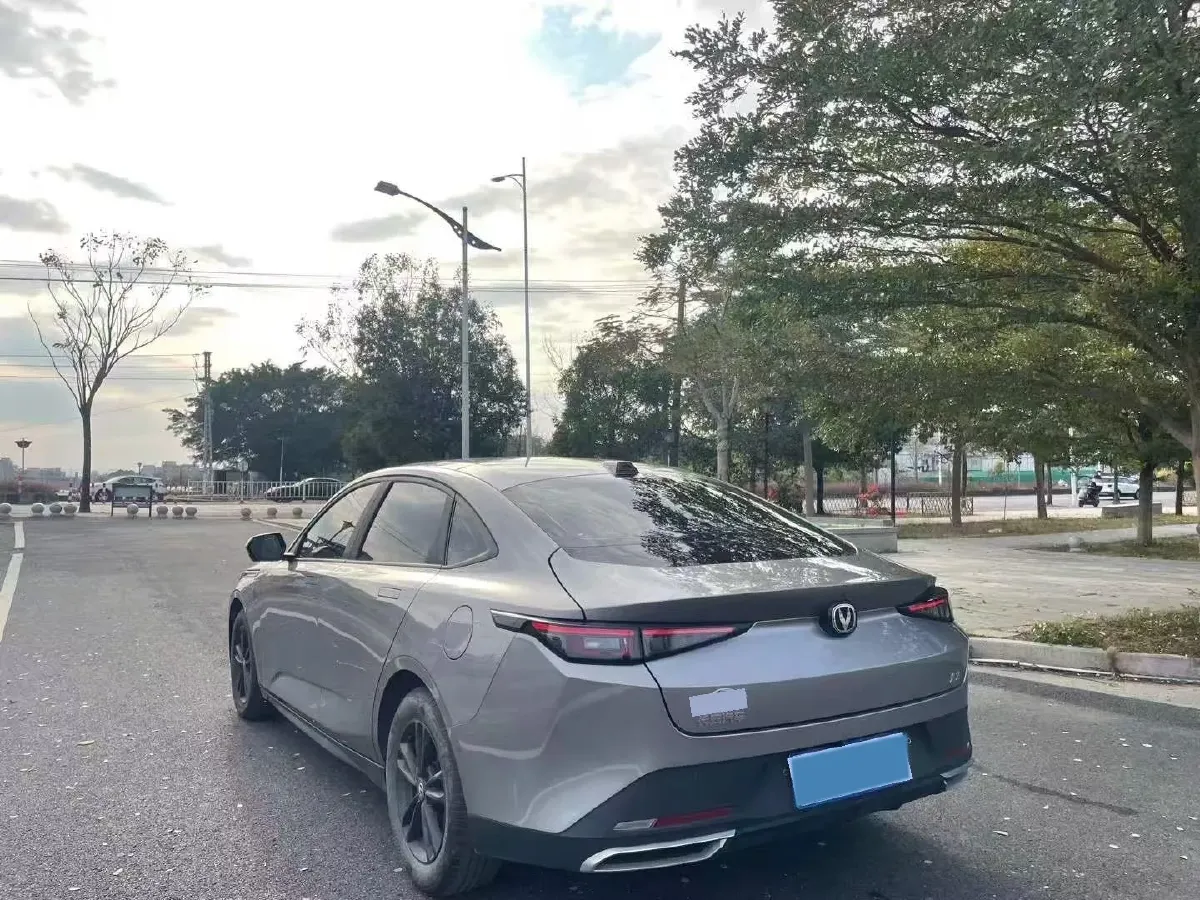 2023 ChangAn Lamore 1.5T 170HP L4 7DCT,autocango,china used car exporter,china ev exporter,chinese used car exporter,chinese used ev exporter