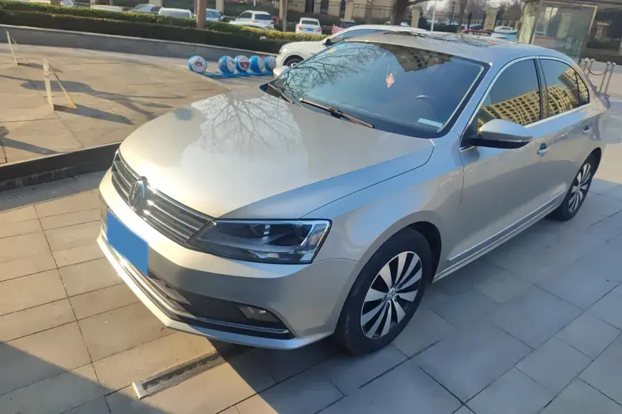 2018 Volkswagen Sagitar 1.2T 110HP L4 7DCT