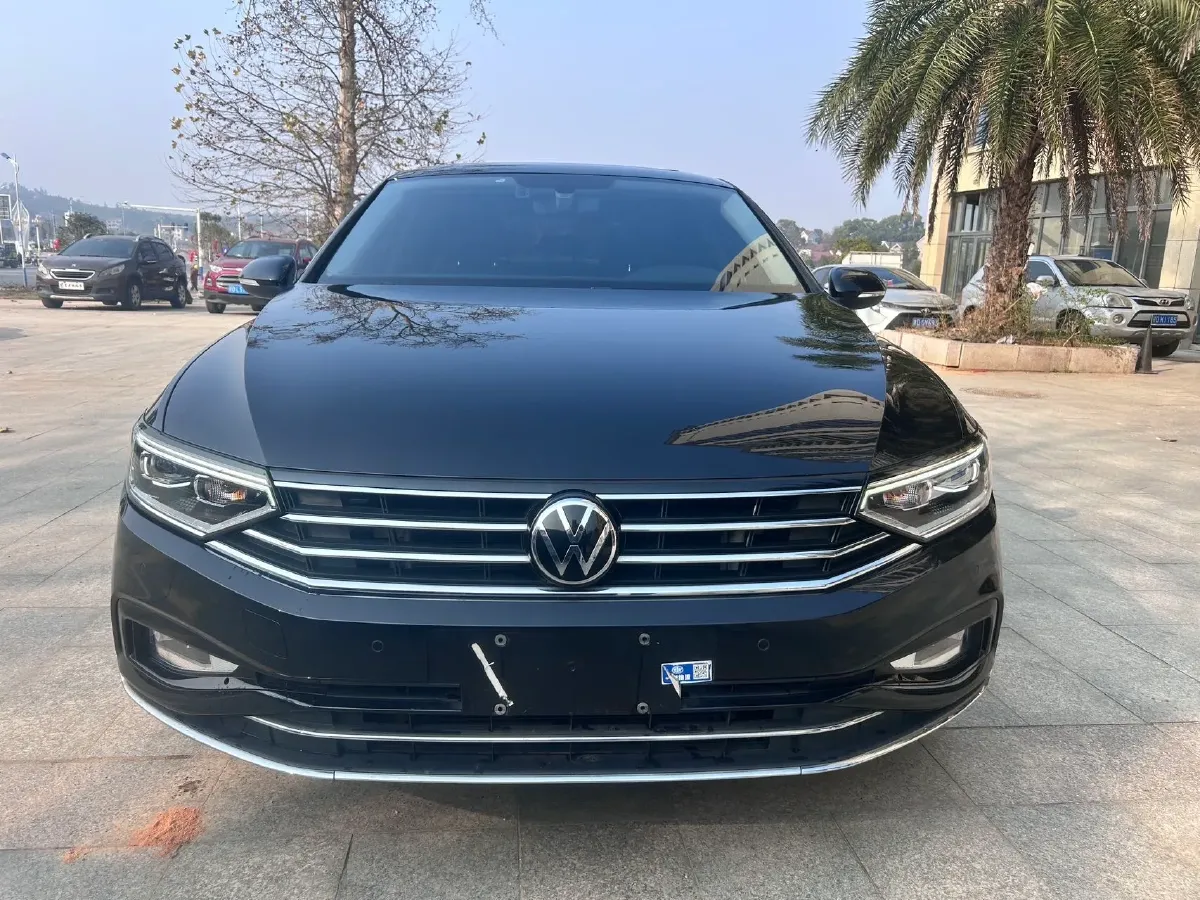 2021 Volkswagen Magotan 2.0T 186HP L4 7DCT,autocango,china used car exporter,china ev exporter,chinese used car exporter,chinese used ev exporter