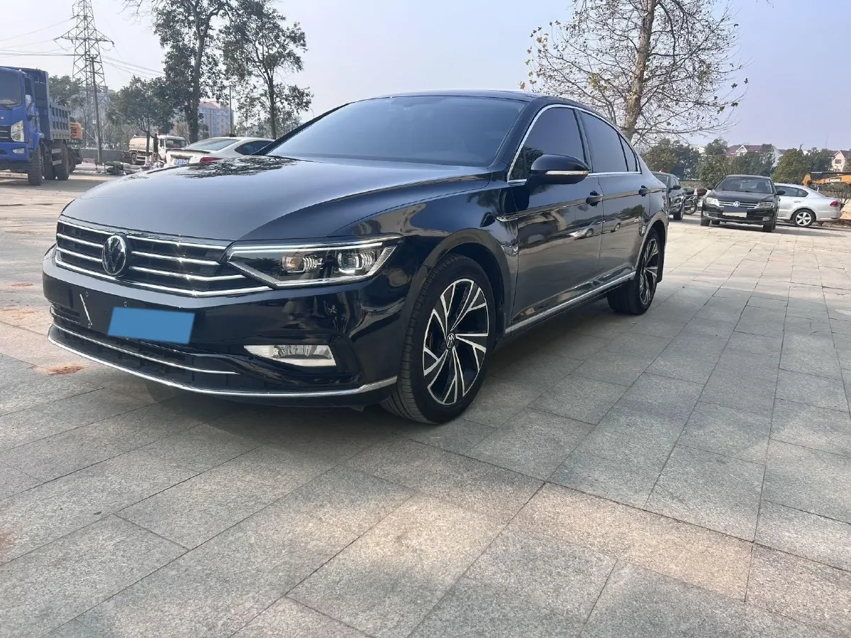 2021 Volkswagen Magotan 2.0T 186HP L4 7DCT,autocango,china used car exporter,china ev exporter,chinese used car exporter,chinese used ev exporter