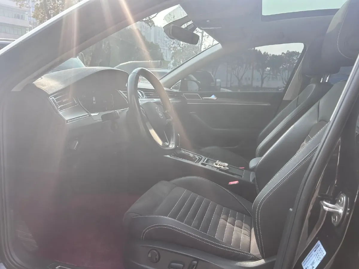 2021 Volkswagen Magotan 2.0T 186HP L4 7DCT,autocango,china used car exporter,china ev exporter,chinese used car exporter,chinese used ev exporter