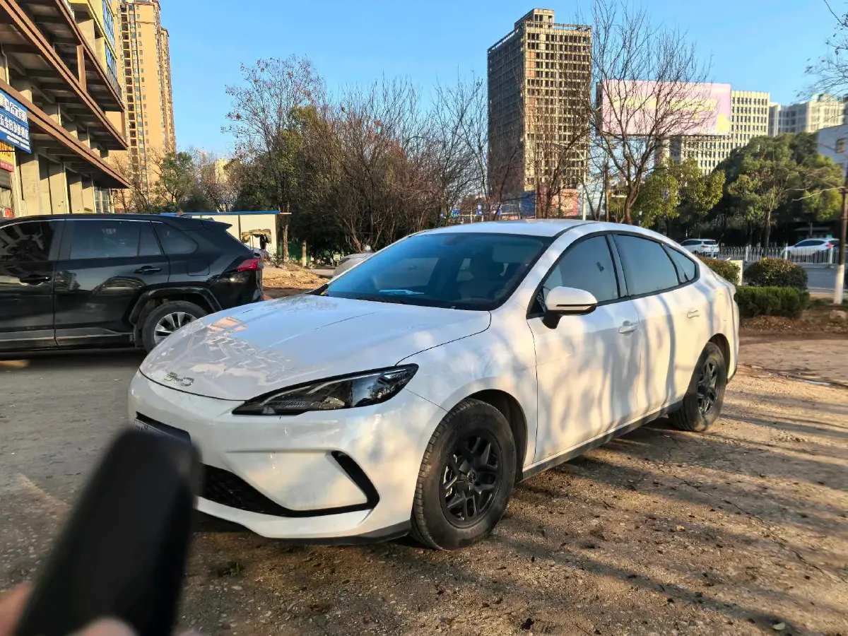 2025 BYD Seal05 DM-i 1.5L 101HP L4 E-CVT PHEV 7.68KWH