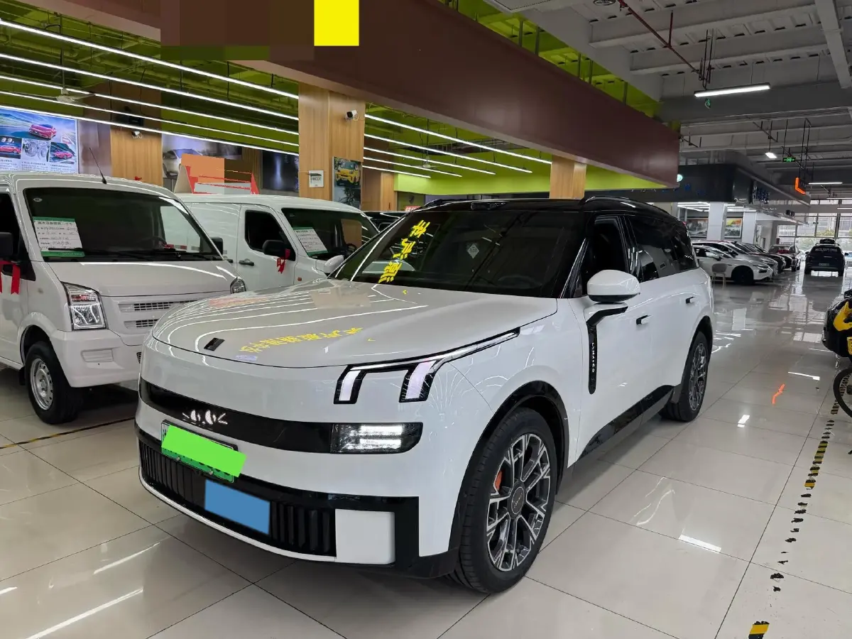 2025 LYNK&CO 900 2.0T 254HP L4 3DHT PHEV