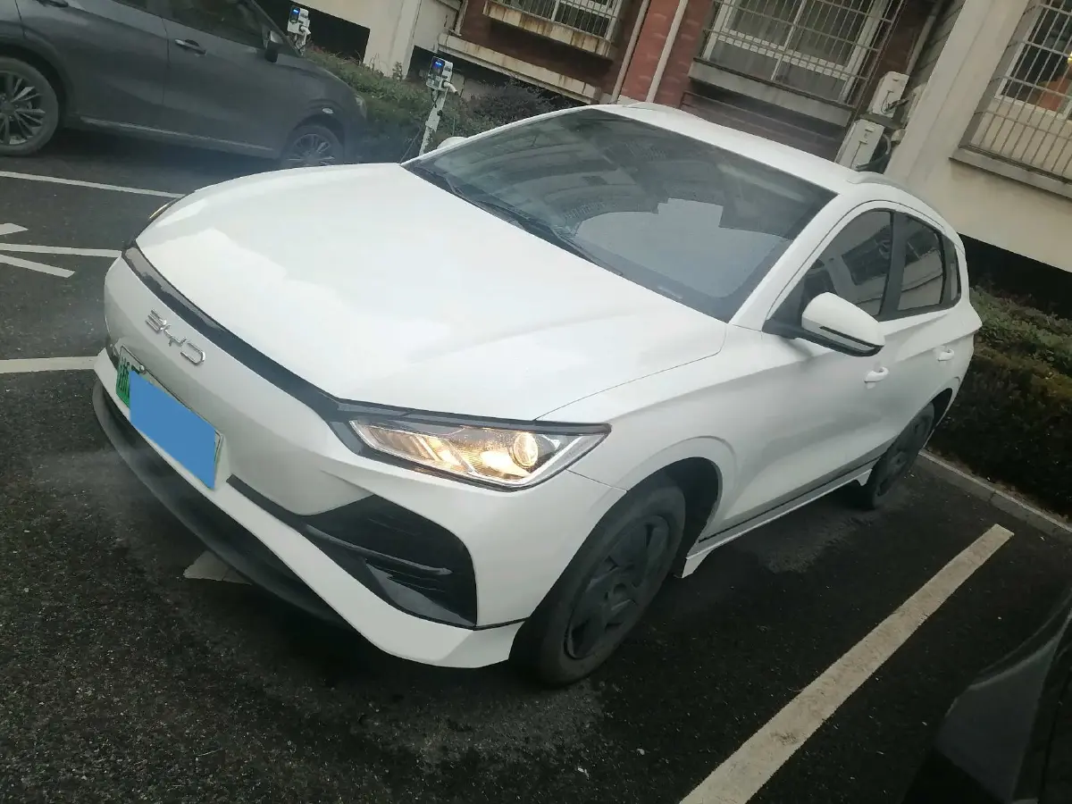 2023 BYD e2 BEV 43.2KWH