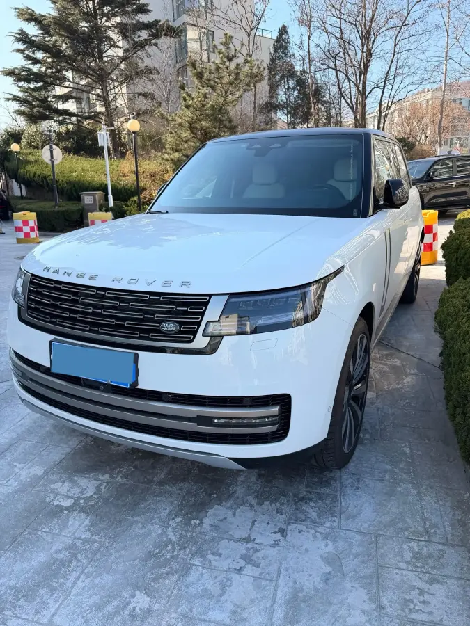 2025 Land Rover Range Rover 3.0T 400HP L6 8AT