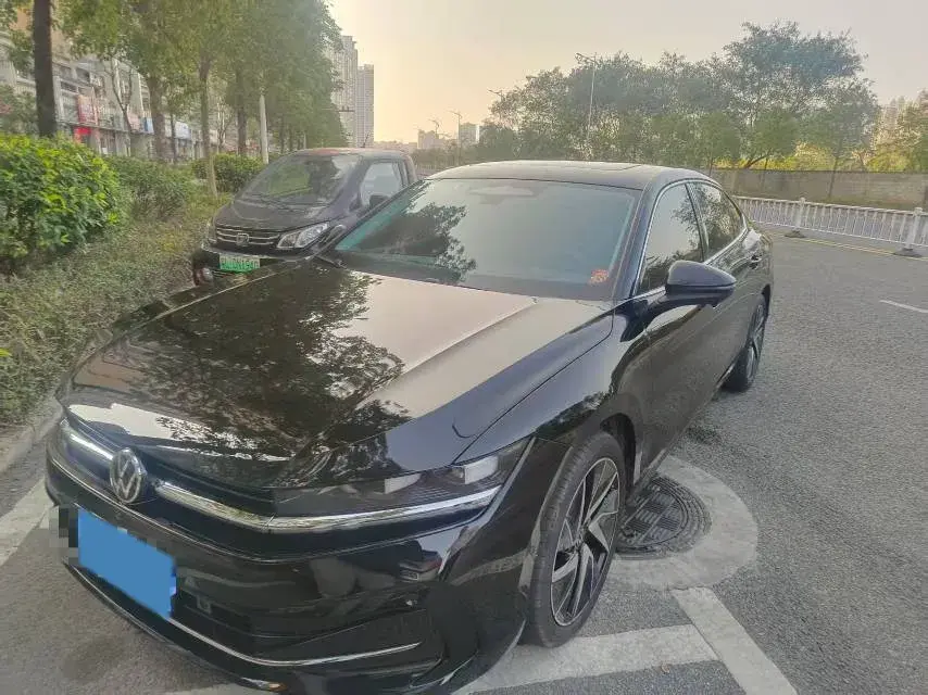 2024 Volkswagen Magotan 2.0T 220HP L4 7DCT