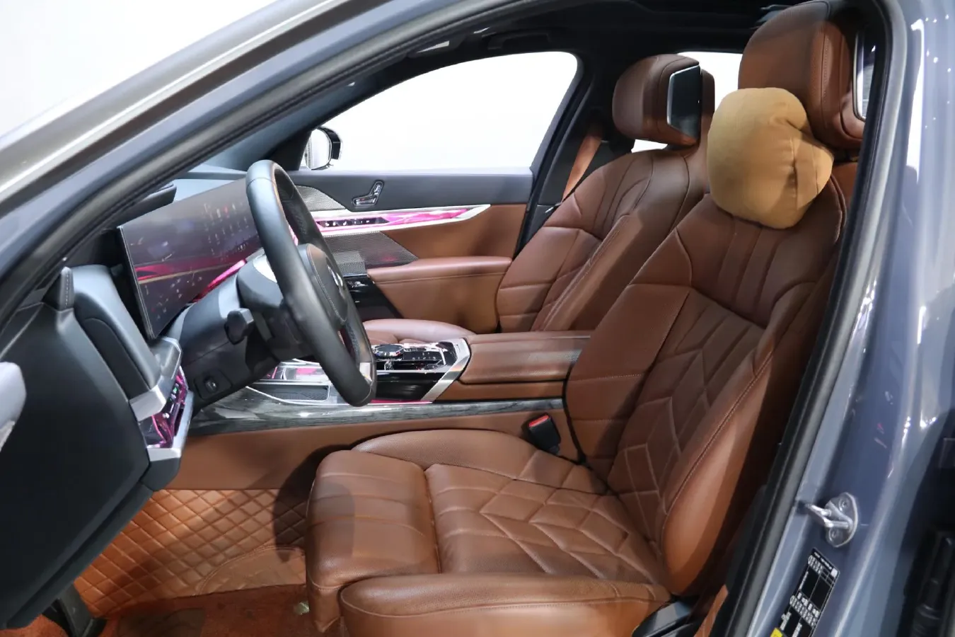 2023 BMW i7 BEV 101.7KWH,autocango,china used car exporter,china ev exporter,chinese used car exporter,chinese used ev exporter