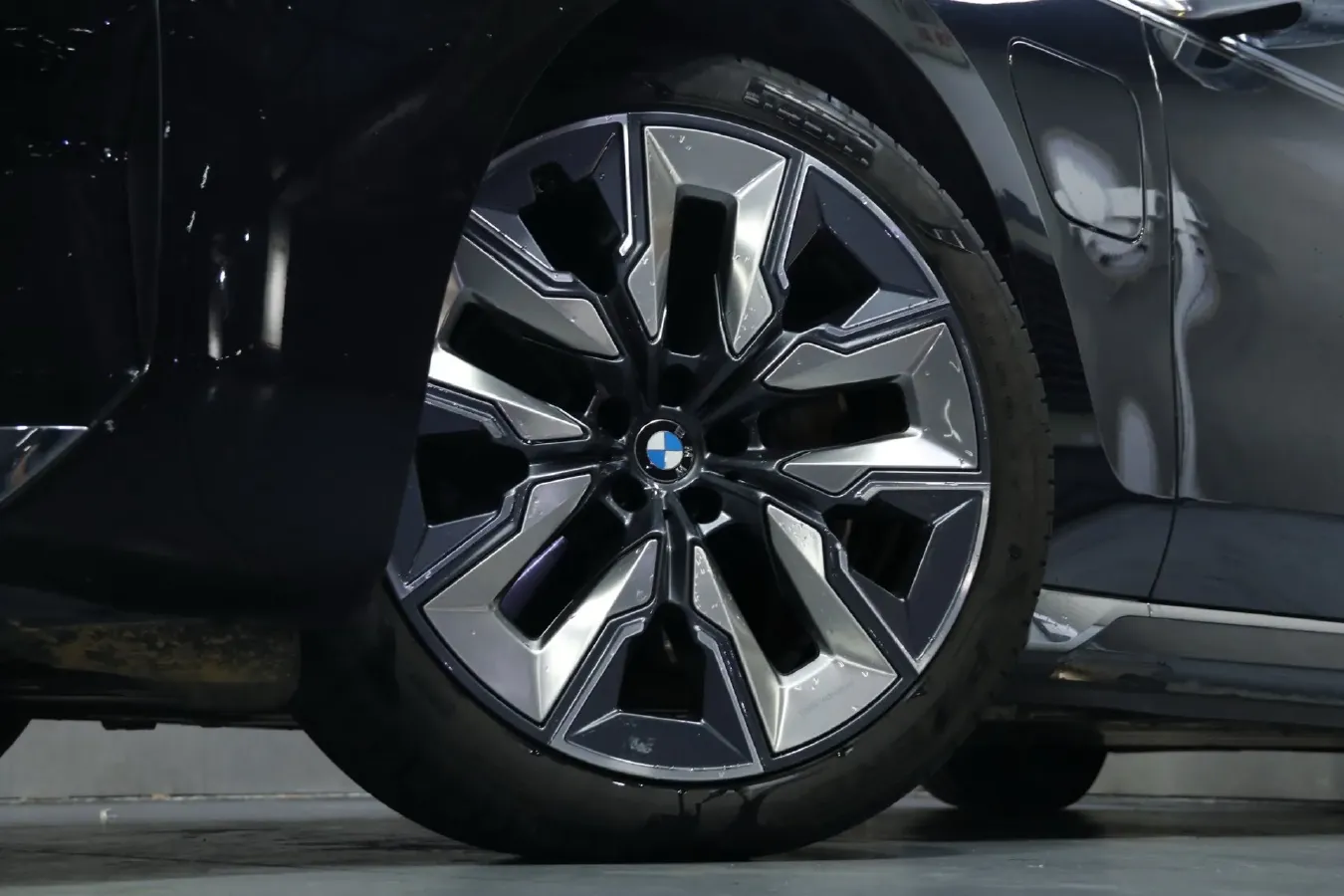 2023 BMW i7 BEV 101.7KWH,autocango,china used car exporter,china ev exporter,chinese used car exporter,chinese used ev exporter